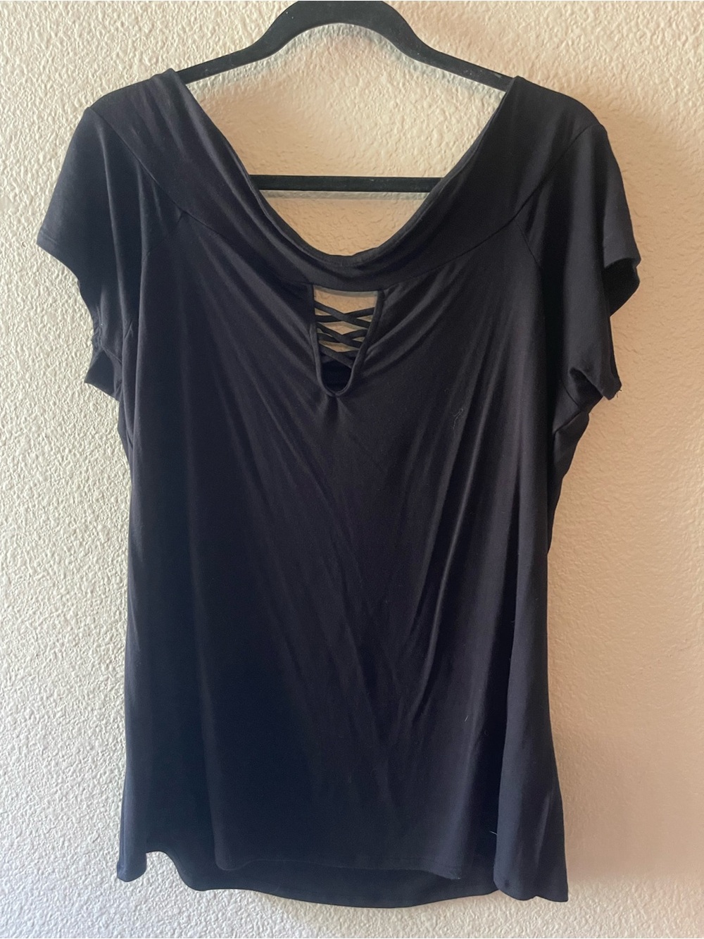 Rock & Republic Black Short Sleeve Tee with Lace-Up Back